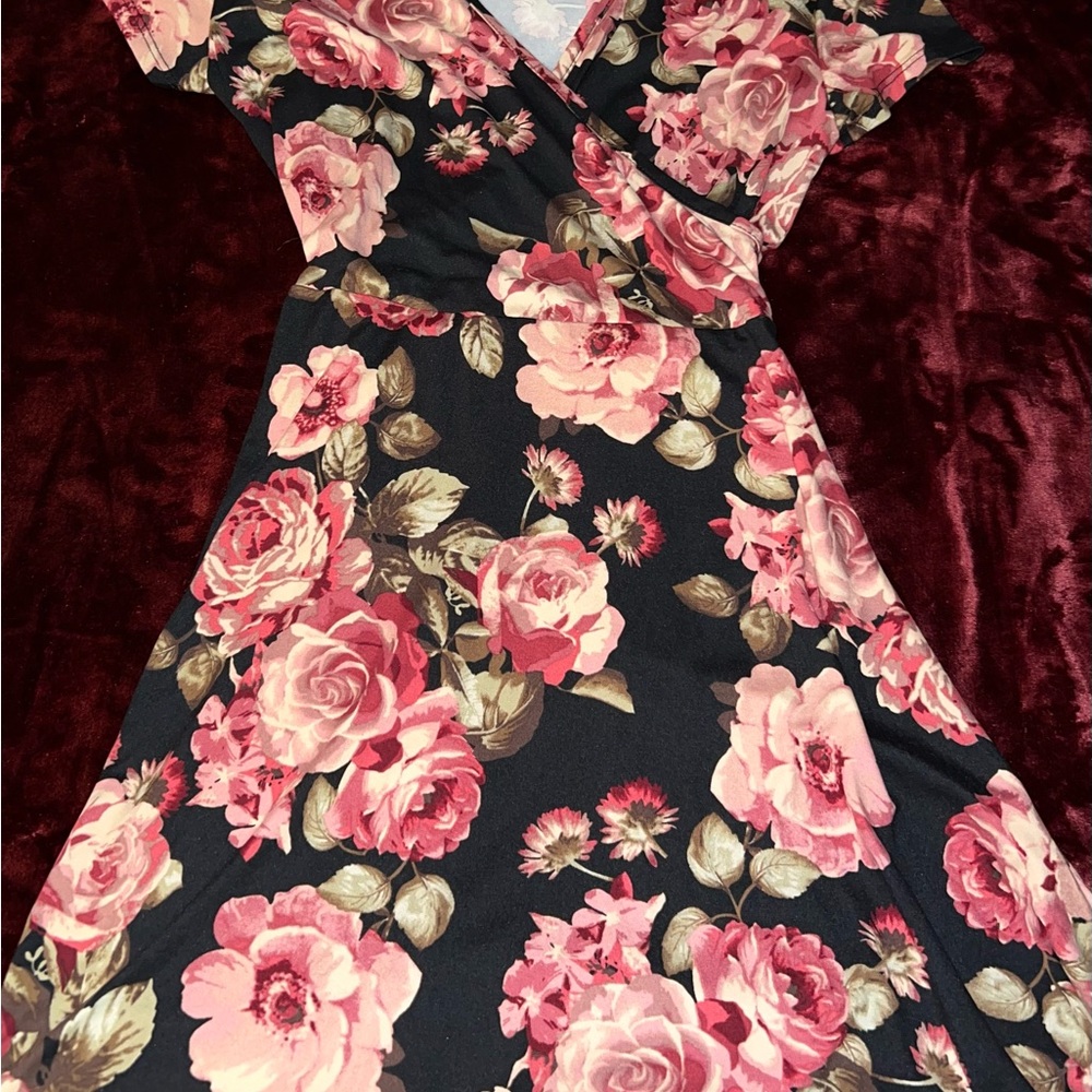 Chic Floral Midi Dress in Pink and Black